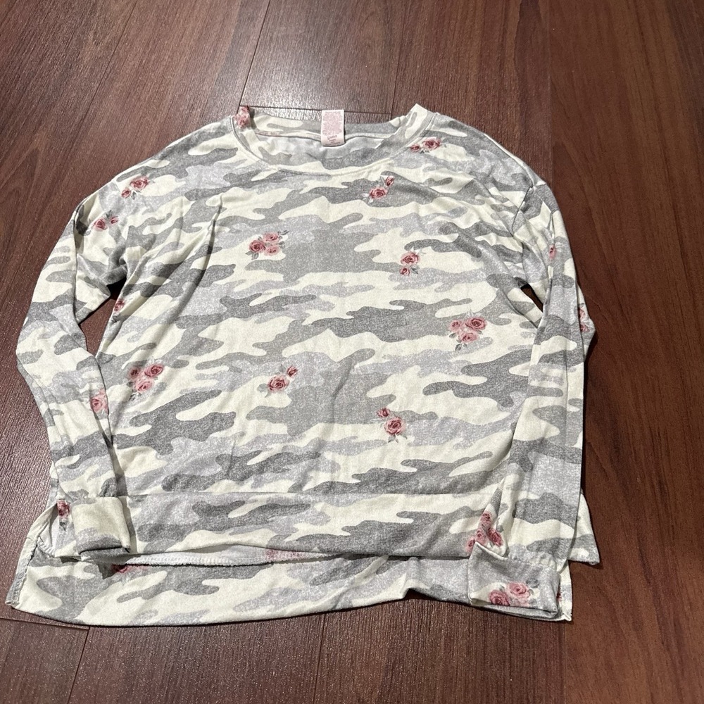 Secret Treasures Womens Camouflage Rose Floral Long Sleeve Top Gray Cream M 8-10